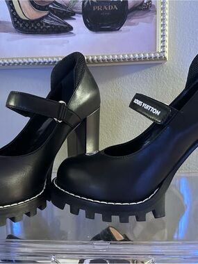 Louis Vuitton 💎💎 Star Trail Black Mary Jane Lug Sole High Heels Pump